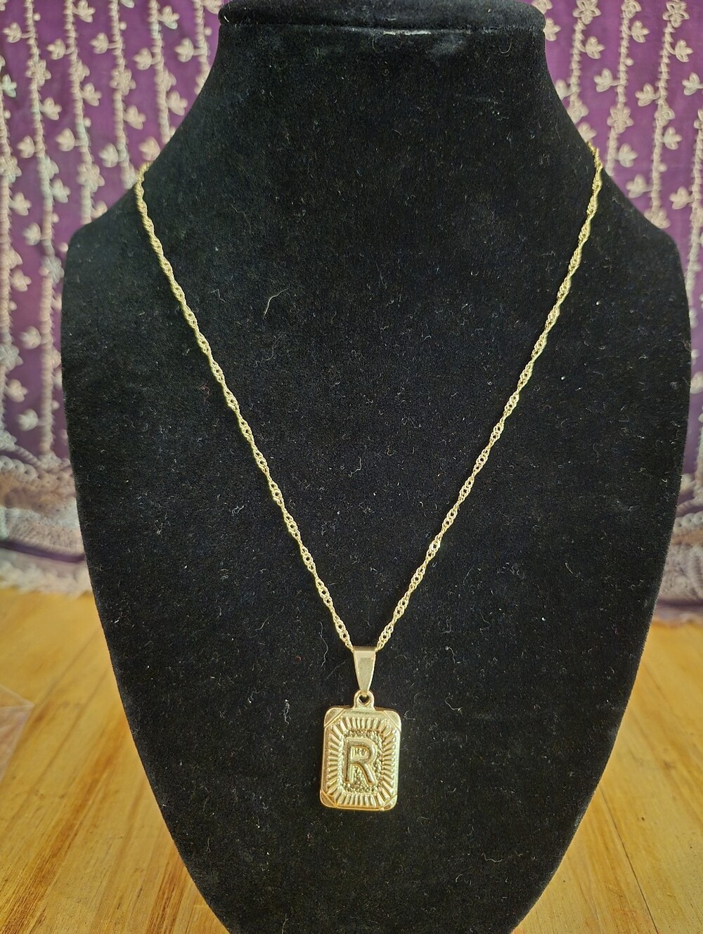 Gold Initial 'R' Pendant Necklace - Women Jewelry
